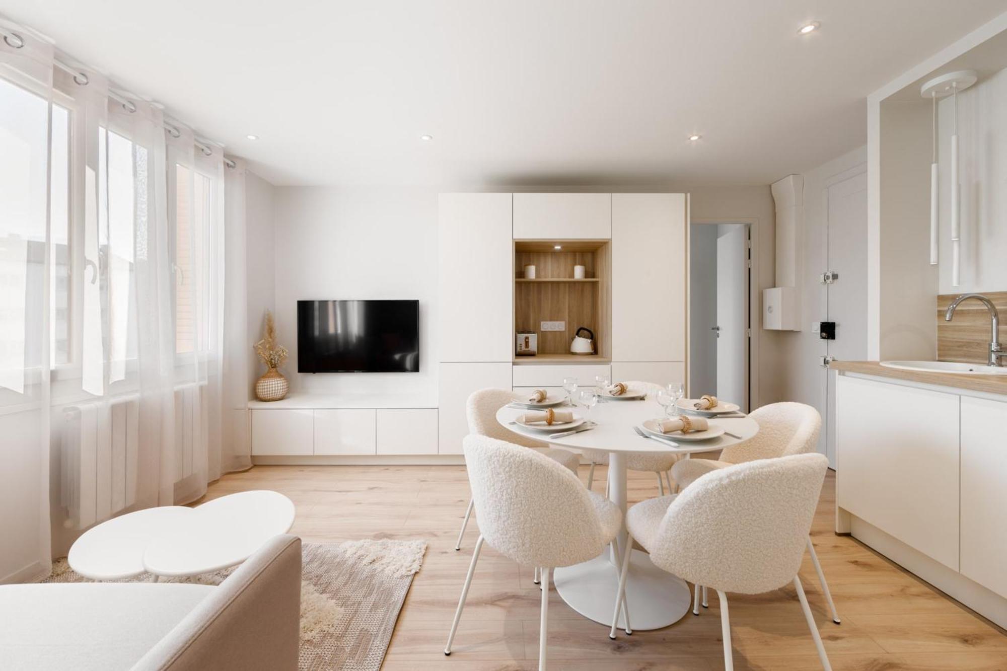 Le Santorin Elegant Calme Parking Apartment อานซี ภายนอก รูปภาพ